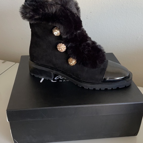 Gorgeous boot - Picture 2 of 2